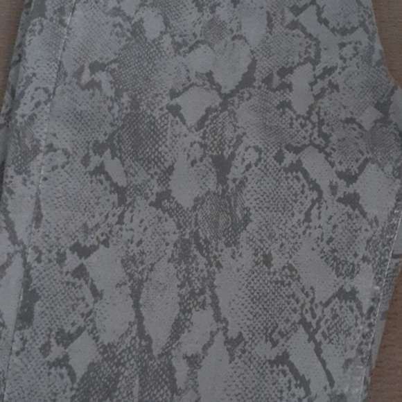 H&M - Picture 3 of 3